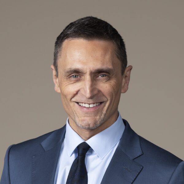 Profile shot for Dan Labbad