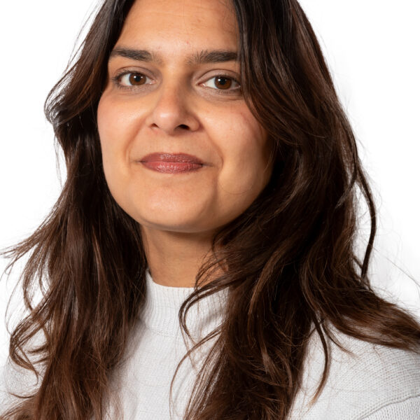 Profile shot for Cllr Eva Tabbasam